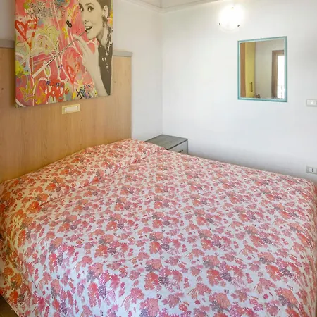 Borgo Stella Y アパート